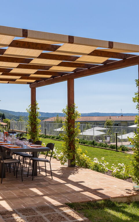 Tenuta Poggio Guiano: Balkong / terrass / uteplats, Exteriör, Trädgård, Utomhus, Visningar