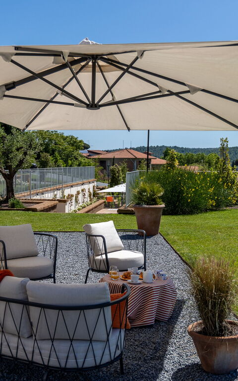 Tenuta Poggio Guiano: Exteriör, Trädgård, Utomhus