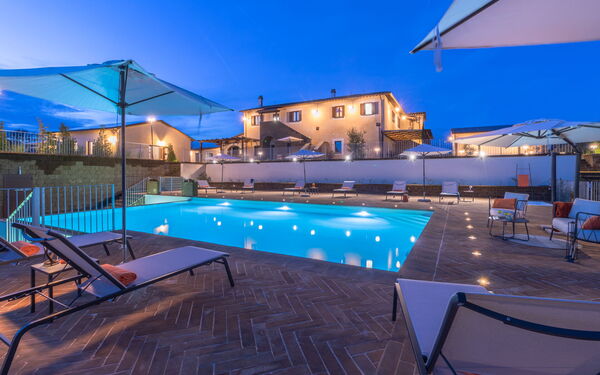 Tenuta Poggio Guiano: Exteriör, slå samman, Utomhus