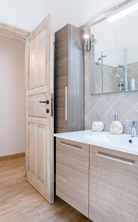 Villa Zephyros: Badrum