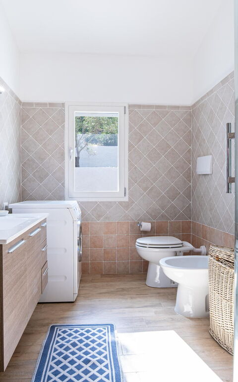 Villa Zephyros: Badrum