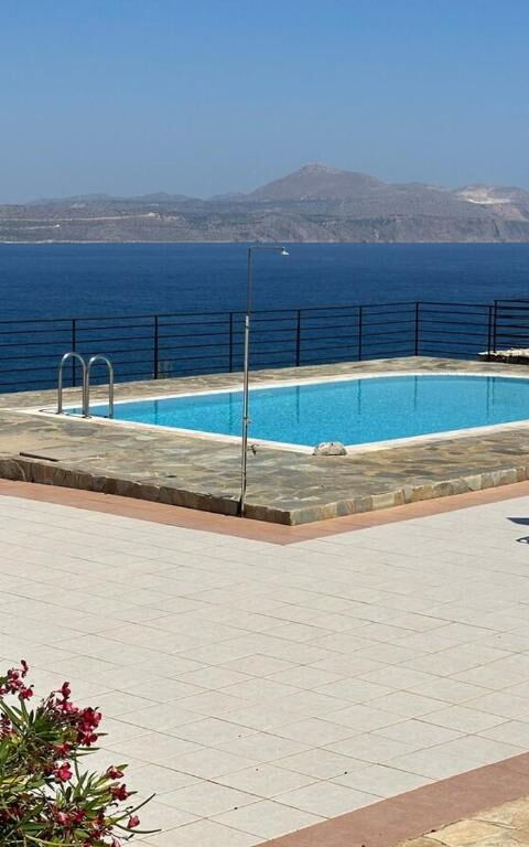 Villa Pi: Exteriör, Utomhus, Visningar