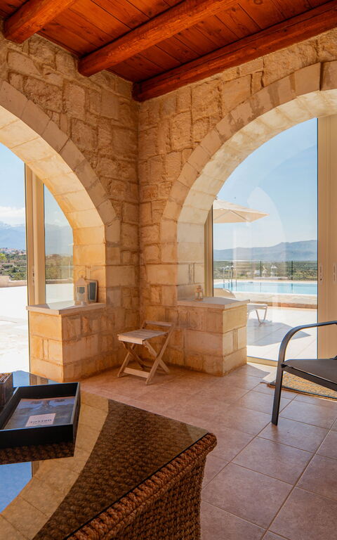 Villa Pi: Exteriör, Utomhus, Visningar