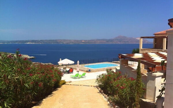 Villa Pi: Exteriör, Utomhus, Visningar