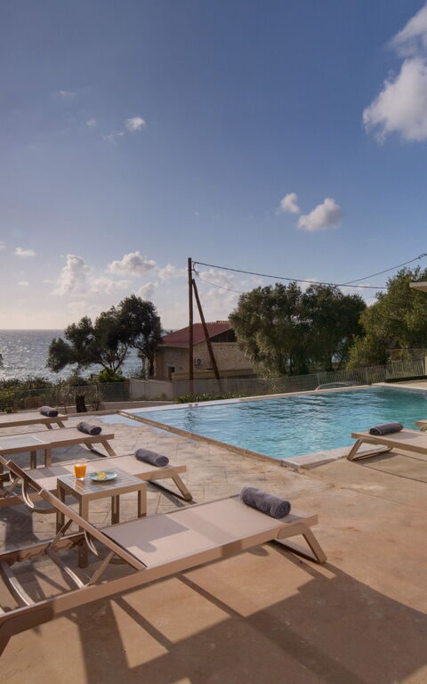 Villa Elais: slå samman, Utomhus, Visningar