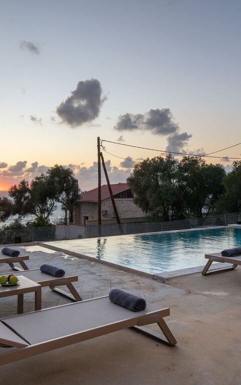 Villa Elais: slå samman, Utomhus, Visningar