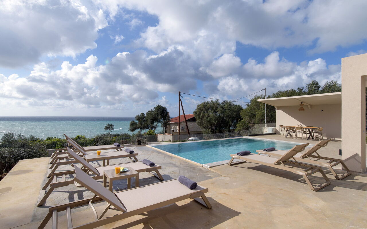 Villa Elais: Utomhus, Visningar