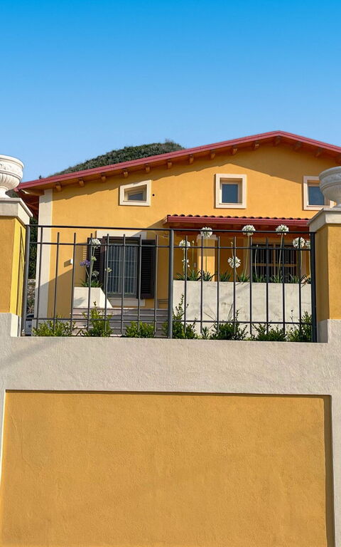 Le Driadi: Exteriör, Utomhus