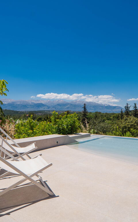 Villa Melia: slå samman, Utomhus