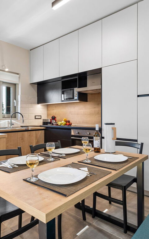 Villa Melia: Kök, Lunchrum