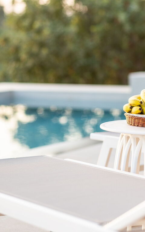 Villa Melia: Exteriör, slå samman, Utomhus