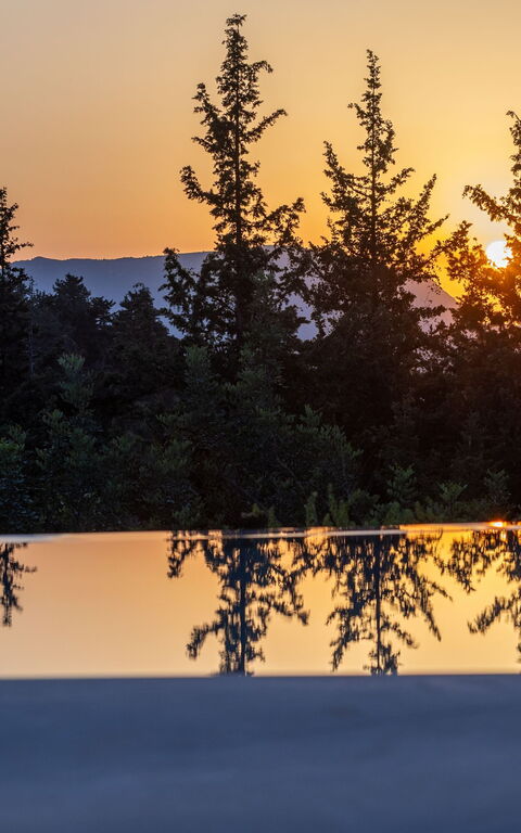 Villa Melia: Exteriör, slå samman, Utomhus, Visningar