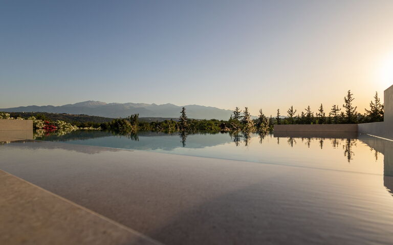 Villa Melia: Exteriör, slå samman, Utomhus, Visningar