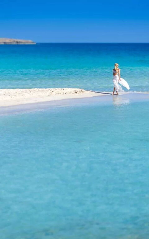 Serenity Seafront Villa: Sommar