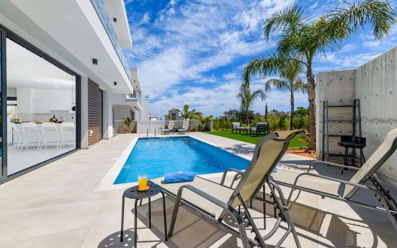 By the Beach - Royal Sapphire Villa: Exteriör, slå samman, Utomhus