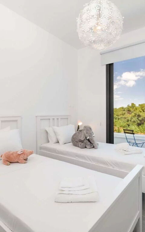By the Beach - Sea Pearl Villa: sovrum