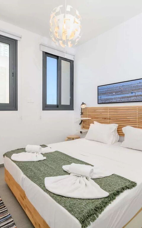 By the Beach - Sea Pearl Villa: sovrum