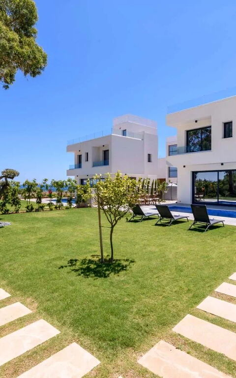 By the Beach - Sea Pearl Villa: Exteriör, Trädgård, Utomhus