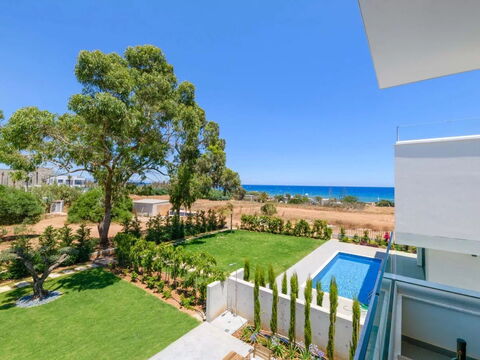 By the Beach - Sea Pearl Villa
