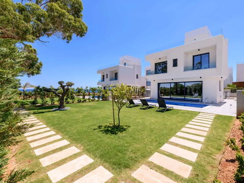 By the Beach - Sea Pearl Villa