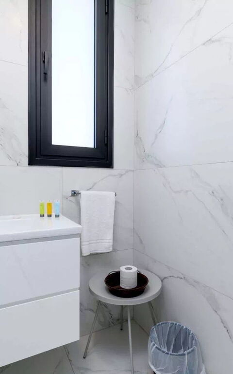 By the Beach - White Coral Villa: Badrum