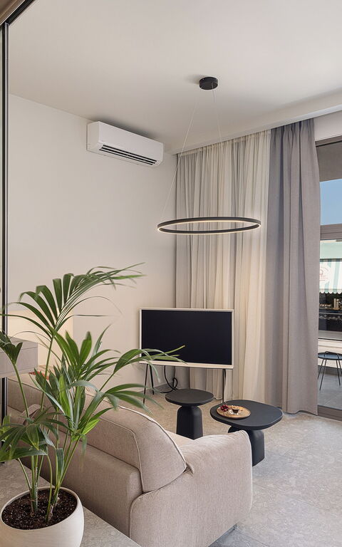 Ares Luxurious Residence: Vardagsrum