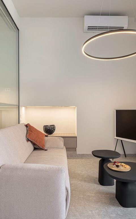 Ares Luxurious Residence: Vardagsrum