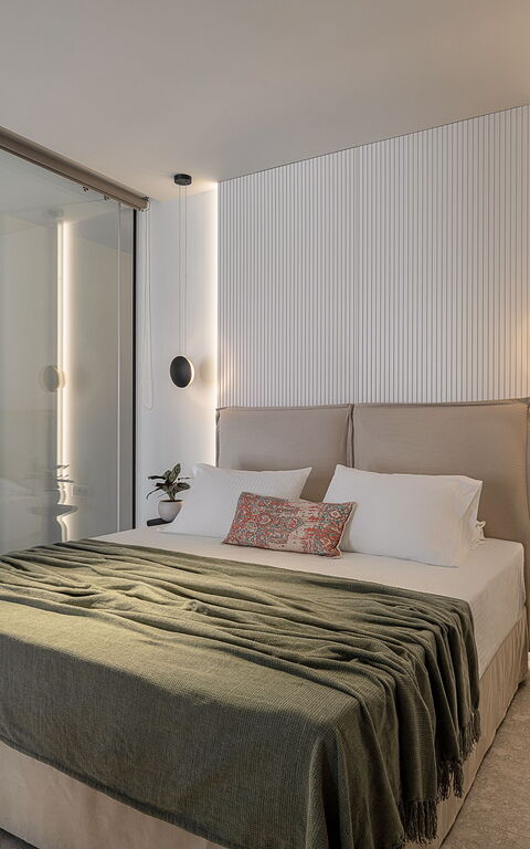 Ares Luxurious Residence: sovrum