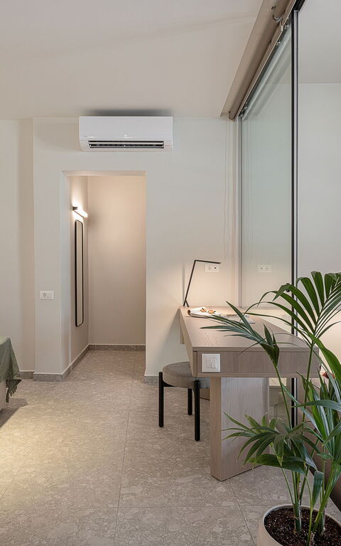 Ares Luxurious Residence: sovrum