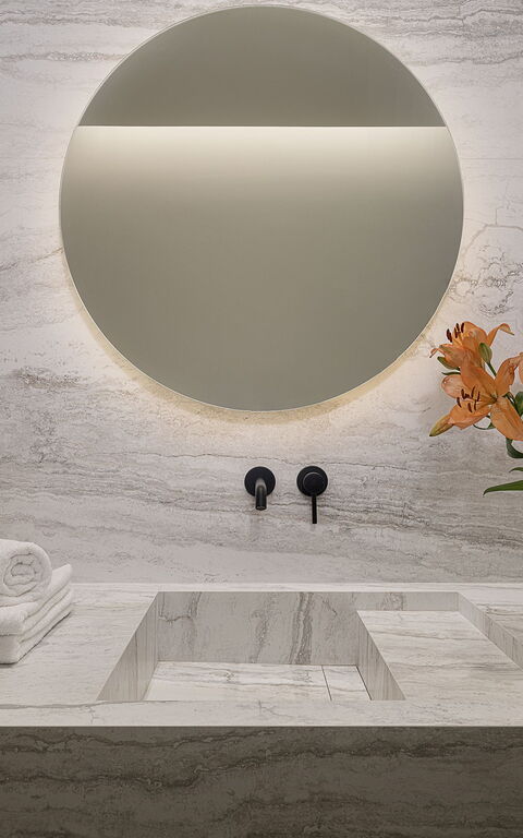 Ares Luxurious Residence: Badrum