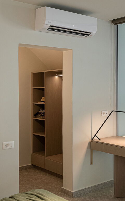 Ares Luxurious Residence: sovrum