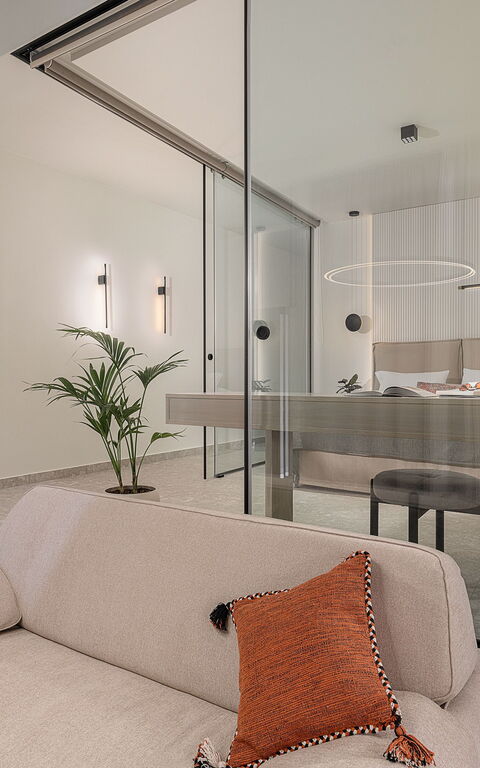 Ares Luxurious Residence: Vardagsrum