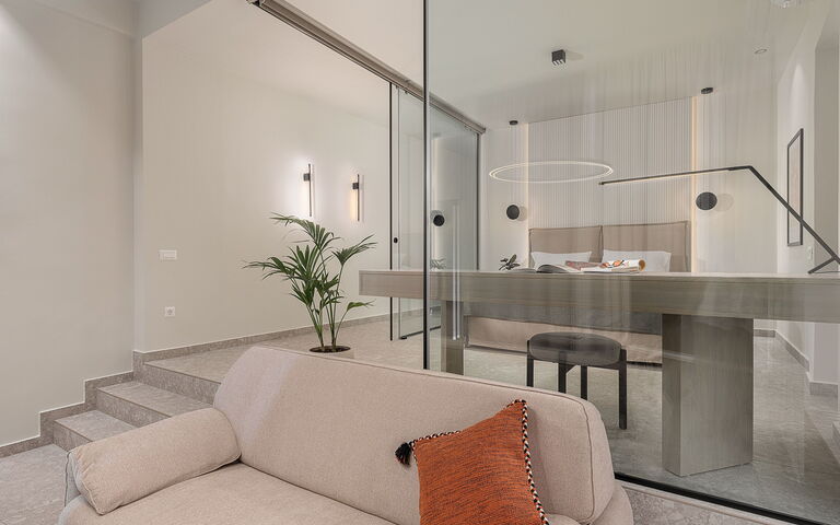 Ares Luxurious Residence: Vardagsrum