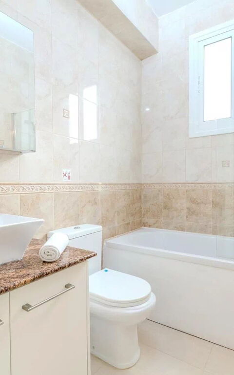 Aya Thekla Beach House: Badrum