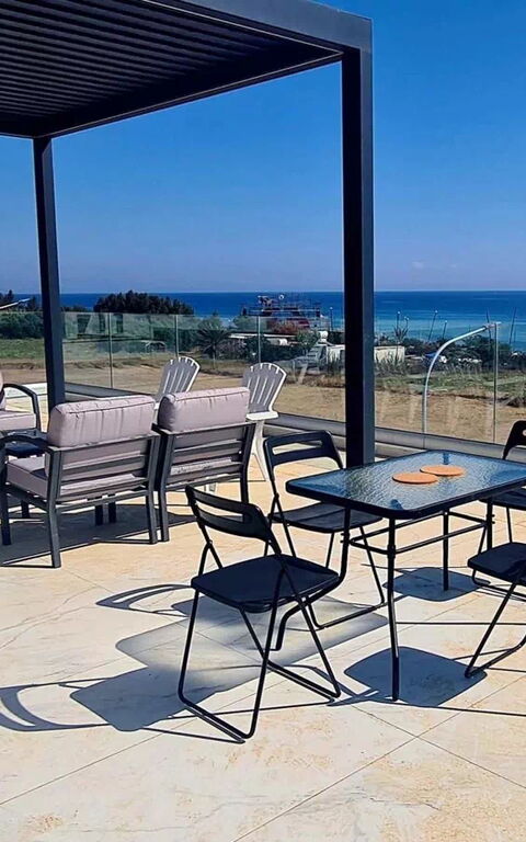 By the Beach - Emerald Seaview Villa: Balkong / terrass / uteplats, Exteriör, Utomhus