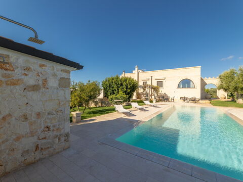 Villa Icaria