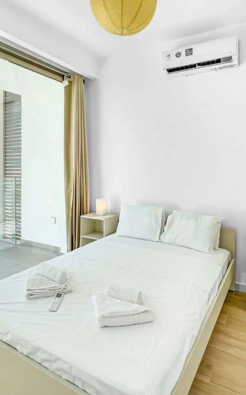 Azure Seaview- Garnet Villa: sovrum