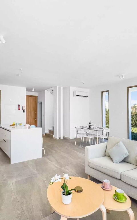 Azure Seaview- Garnet Villa: Vardagsrum