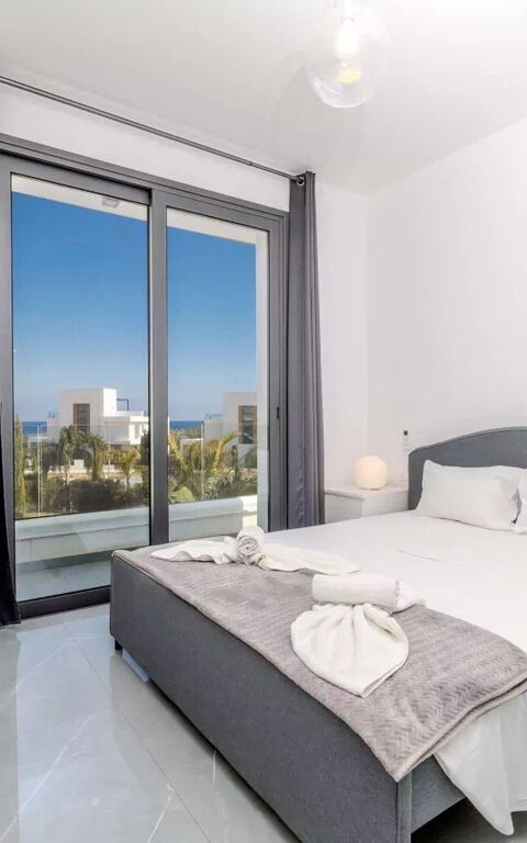 By the Beach - Aura Villa: sovrum