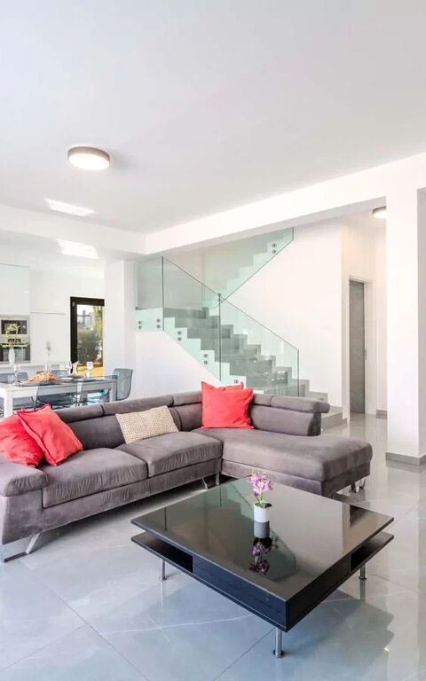 By the Beach - Aura Villa: Vardagsrum