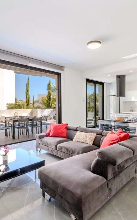 By the Beach - Aura Villa: Vardagsrum