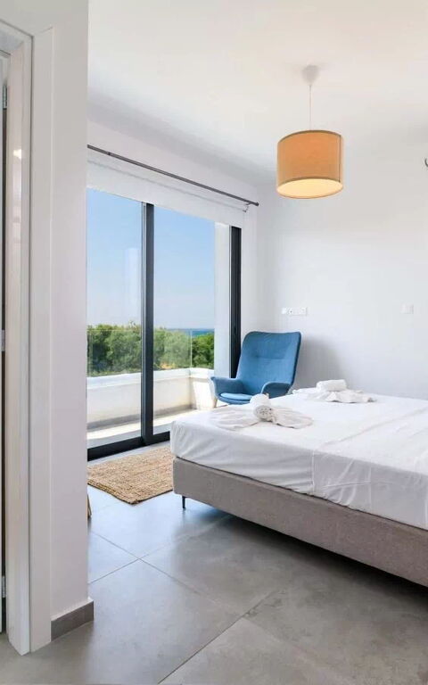 By the Beach - Blue Topaz Villa: sovrum