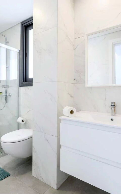 By the Beach - Blue Topaz Villa: Badrum