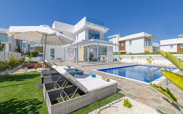 Mylos Lifestyle Seaview Villa #15: slå samman, Trädgård