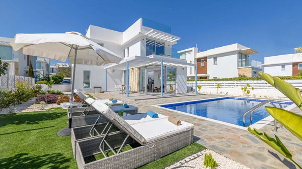 Mylos Lifestyle Seaview Villa #15: slå samman, Trädgård