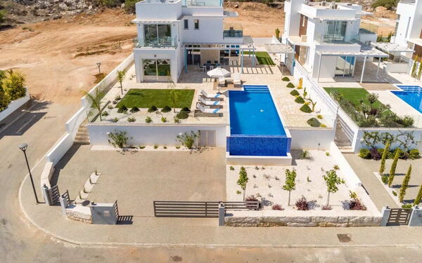 Mylos Lifestyle Seaview Villa #21: slå samman