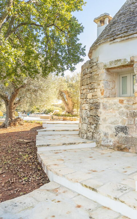 Sentiero della Valle: Exteriör, Utomhus