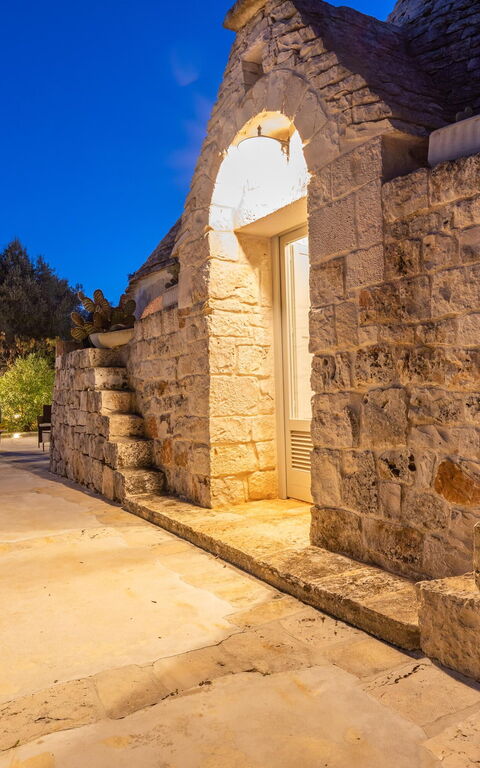 Sentiero della Valle: Exteriör, Utomhus