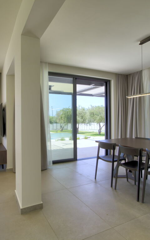 Villa Watanave: Lunchrum