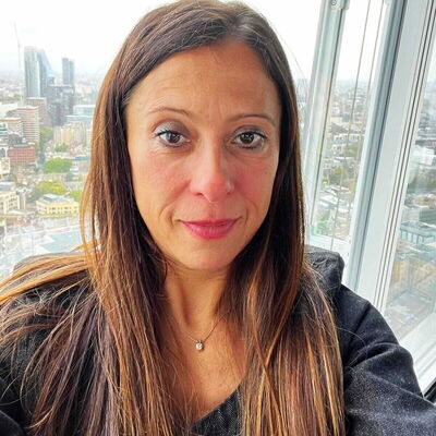 Daniela Suppa, Bokningar & kundtjänst